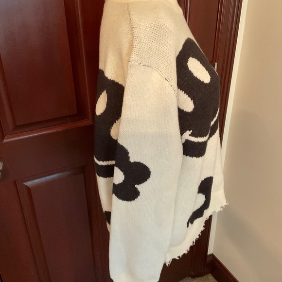 Miss Sparkling Teen Sweater. Sz. Medium - Picture 2 of 6